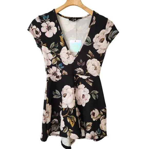 Missguided Cap Sleeve Dark Floral Playsuit Black Summer Romantic Feminine Cute - Picture 2 of 13